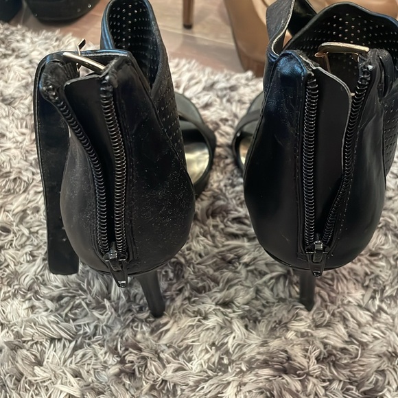 Black Heels, worn once, size 7 - Picture 4 of 5